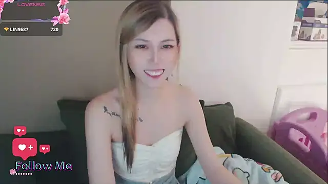 Snapshot of whitecat13 chatting on 20, 5, 2026 whitecat13 online show from 20, 5, 2026