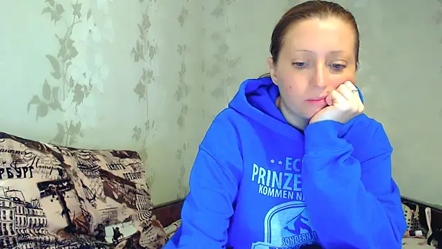 Snapshot of CrystallAngel chatting on 8, 2, 2026 CrystallAngel online show from 8, 2, 2026