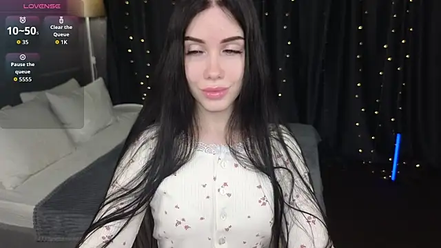 Chloe   Davis online show from 8, 3, 2026