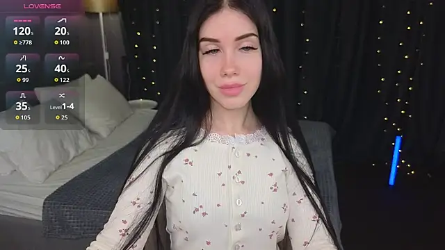 Chloe   Davis online show from 6, 3, 2026