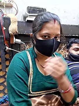 Radhacpl9528 online show from 13, 1, 2026