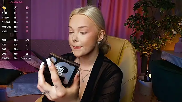 Leslie Caronn online show from 26, 4, 2026