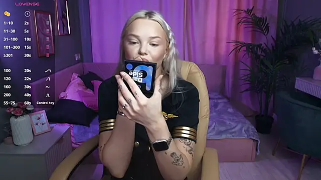 Leslie Caronn online show from 13, 4, 2026