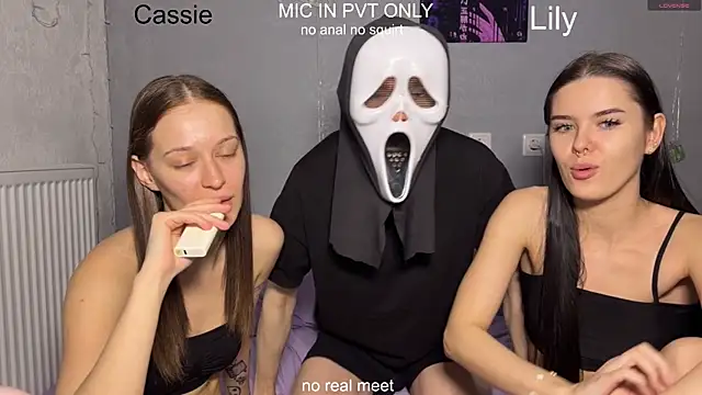 Snapshot of girls_secrets chatting on 10, 4, 2026 girls secrets online show from 10, 4, 2026