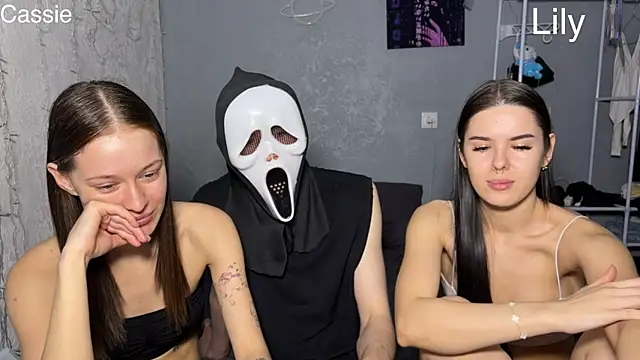Snapshot of girls_secrets chatting on 2, 4, 2026 girls secrets online show from 2, 4, 2026