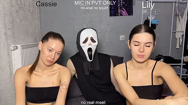 Snapshot of girls_secrets chatting on 3, 4, 2026 girls secrets online show from 3, 4, 2026