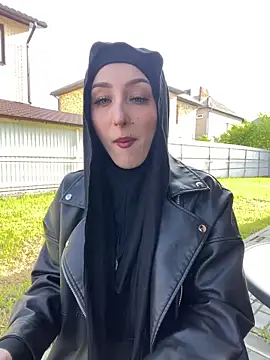 LuxBrunette  online show from 21, 4, 2026