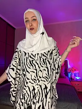 LuxBrunette  online show from 18, 4, 2026