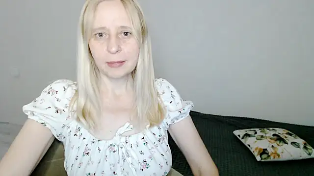 MiLenaMilf online show from 13, 2, 2025