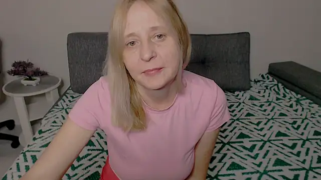 Snapshot of MiLenaMilf chatting on 21, 11, 2025 MiLenaMilf online show from 21, 11, 2025