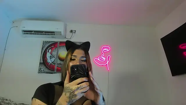 Maya Nova online show from 18, 1, 2026