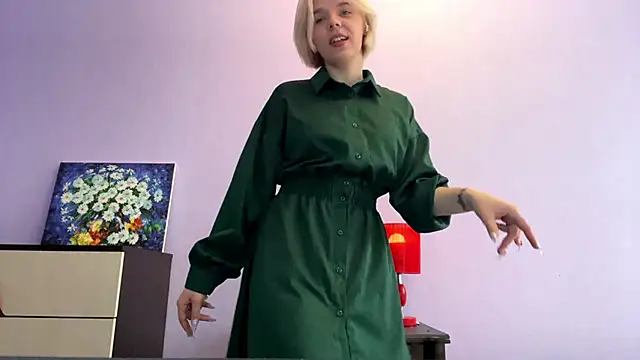 Scarlet cat online show from 22, 12, 2025