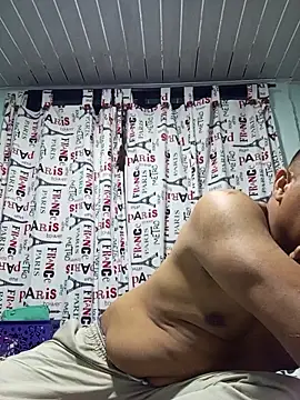 pareja latina1483 online show from 23, 3, 2026