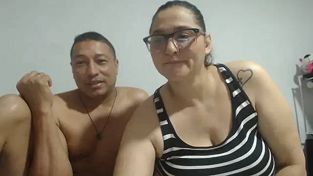 pareja latina1483 online show from 9, 3, 2026