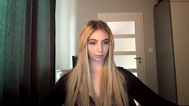Snapshot of TeenLily chatting on 19, 5, 2026 TeenLily online show from 19, 5, 2026