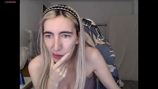 Snapshot of BarbieBlondieGirl chatting on 18, 5, 2026 BarbieBlondieGirl online show from 18, 5, 2026