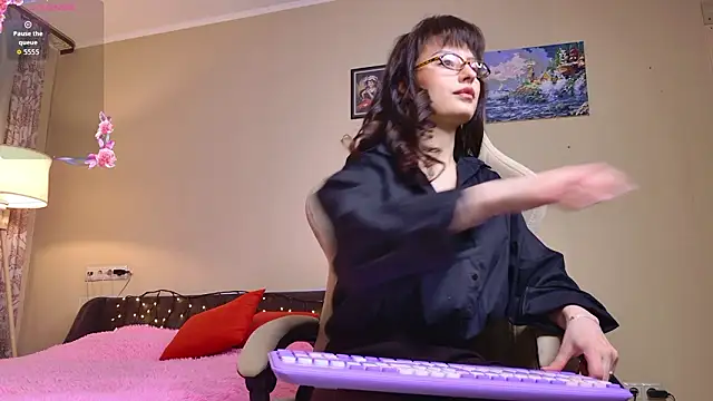 Mirellune online show from 7, 2, 2026