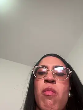 Snapshot of ValentinaEvanz chatting on 8, 7, 2026 ValentinaEvanz online show from 8, 7, 2026