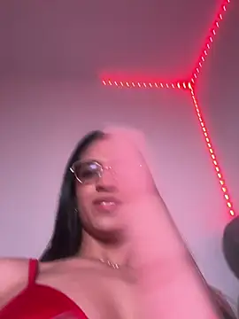 Snapshot of ValentinaEvanz chatting on 11, 7, 2026 ValentinaEvanz online show from 11, 7, 2026