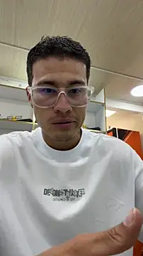 Latin Paisa Boy online show from 17, 2, 2026