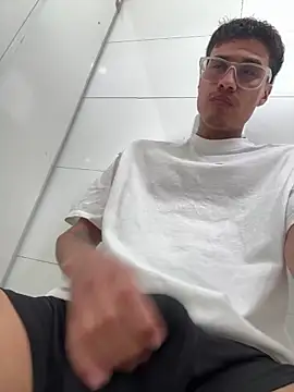 Latin Paisa Boy online show from 10, 4, 2026