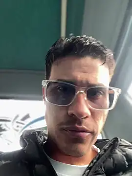 Latin Paisa Boy online show from 15, 4, 2026