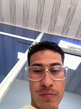 Latin Paisa Boy online show from 17, 4, 2026