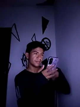 Snapshot of Luy_Moon chatting on 29, 3, 2026 Luy Moon online show from 29, 3, 2026