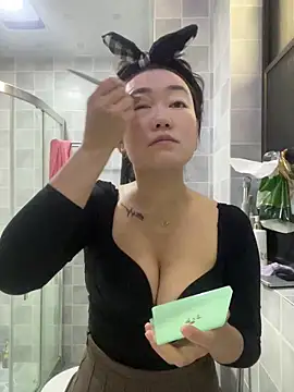 Molly-xiao online show from 18, 4, 2026