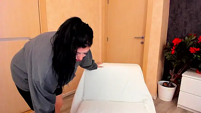 NayaNoirX online show from 3, 2, 2026