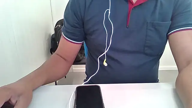 Snapshot of Moreno_Casado_Safado chatting on 25, 5, 2026 Moreno Casado Safado online show from 25, 5, 2026