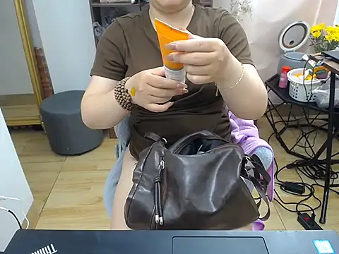 Snapshot of Coffee_Milktea chatting on 9, 5, 2026 Coffee Milktea online show from 9, 5, 2026