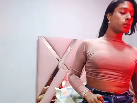 latina ts july online show from 1, 3, 2026