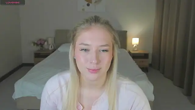 Snapshot of ChloeAlba chatting on 12, 1, 2026 ChloeAlba online show from 12, 1, 2026