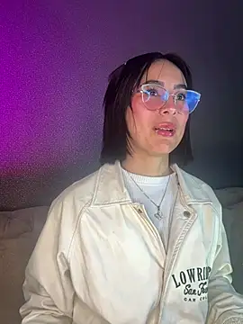 luna gv online show from 17, 1, 2026