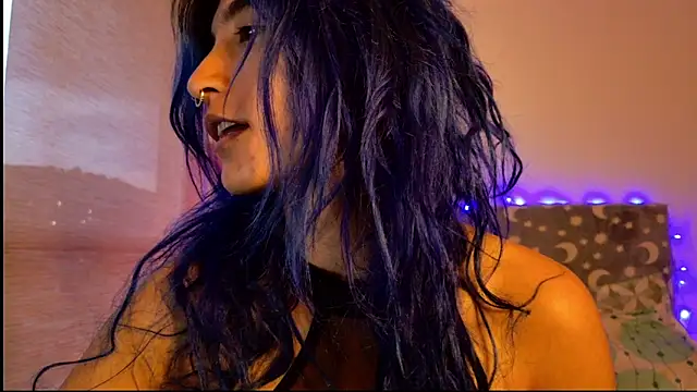 Snapshot of LunaisBack chatting on 3, 3, 2026 LunaisBack online show from 3, 3, 2026