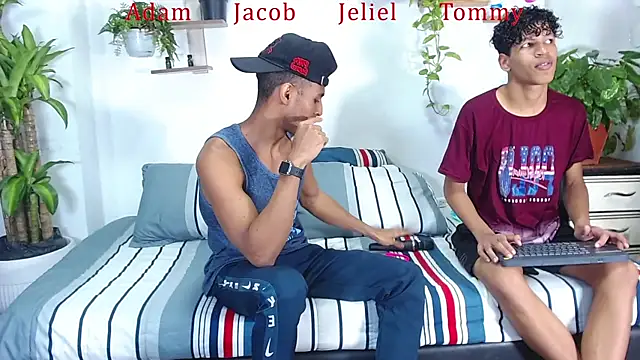 Interracial Snow Bunny online show from 12, 1, 2026