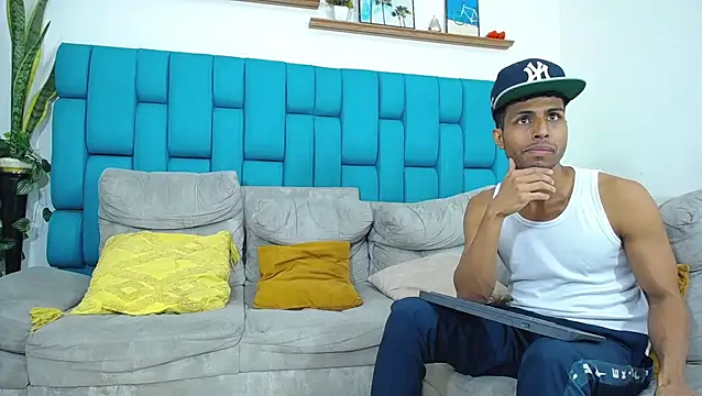 Interracial Snow Bunny online show from 31, 3, 2026