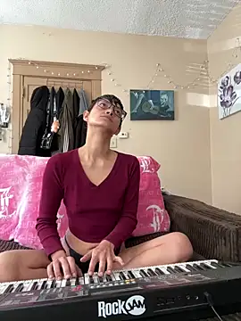 FaiiryArii online show from 21, 4, 2026