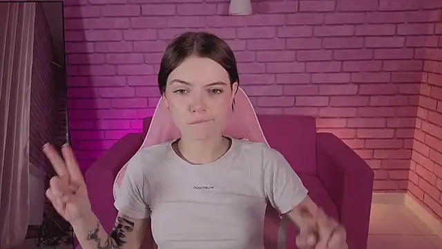 Ellya me online show from 7, 2, 2026