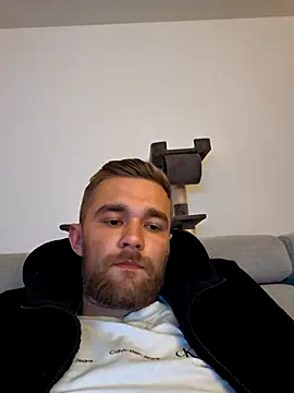 Snapshot of Benjamiinlt chatting on 7, 4, 2026 Benjamiinlt online show from 7, 4, 2026