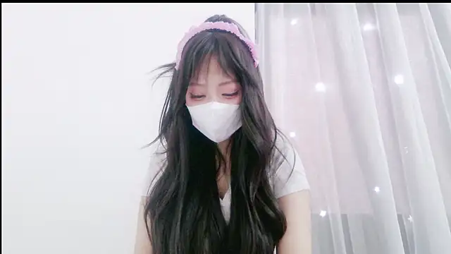 Girl-wets online show from 3, 2, 2026