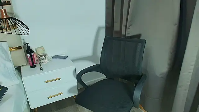 Noelle Minx online show from 11, 3, 2026