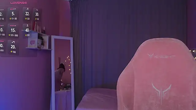 Haya Harareet online show from 4, 3, 2026