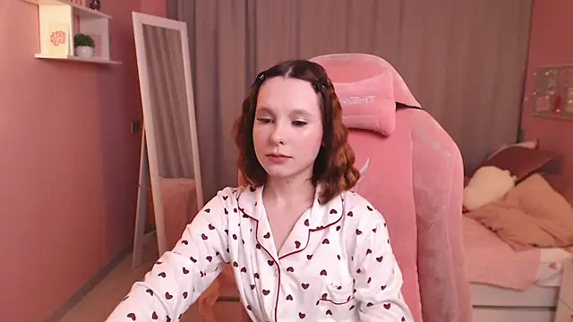 Haya Harareet online show from 6, 2, 2026