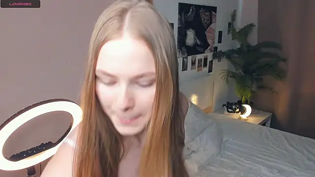 Icehoneybyte online show from 5, 4, 2026