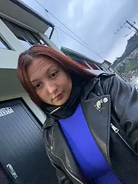 Scarlet auraa online show from 6, 4, 2026