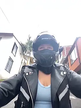 Scarlet auraa online show from 10, 3, 2026