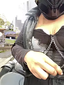 Scarlet auraa online show from 11, 2, 2026