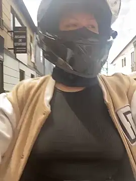 Scarlet auraa online show from 26, 2, 2026